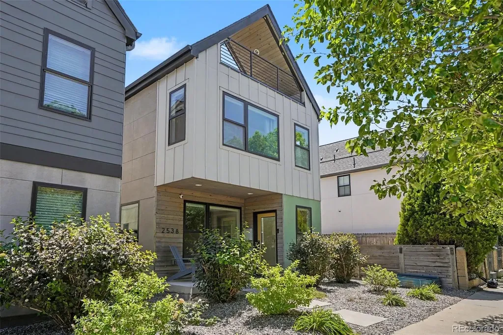 2538 N Clarkson Street Denver CO 80205