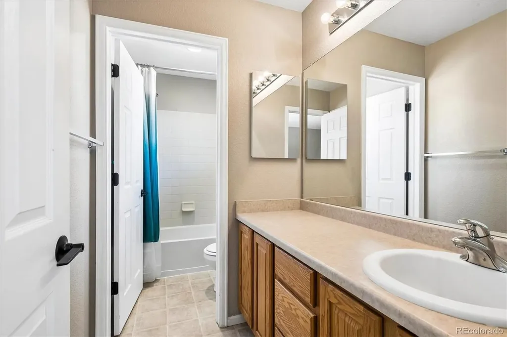 4454 S Himalaya Circle Aurora CO 80015