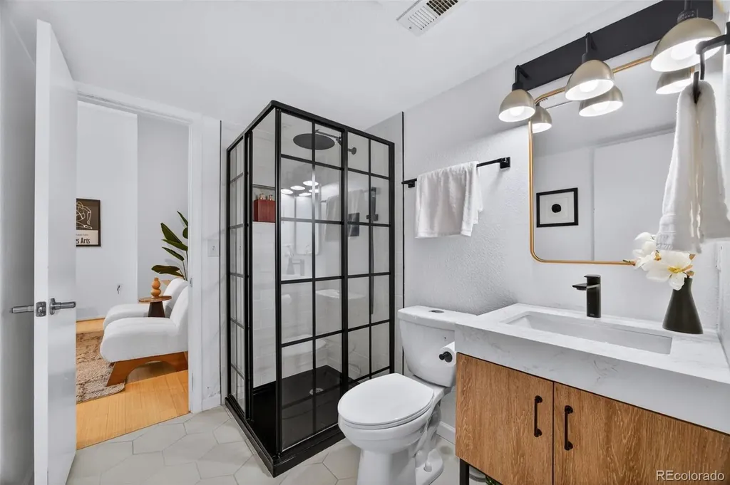 3225 Blake Street Denver CO 80205