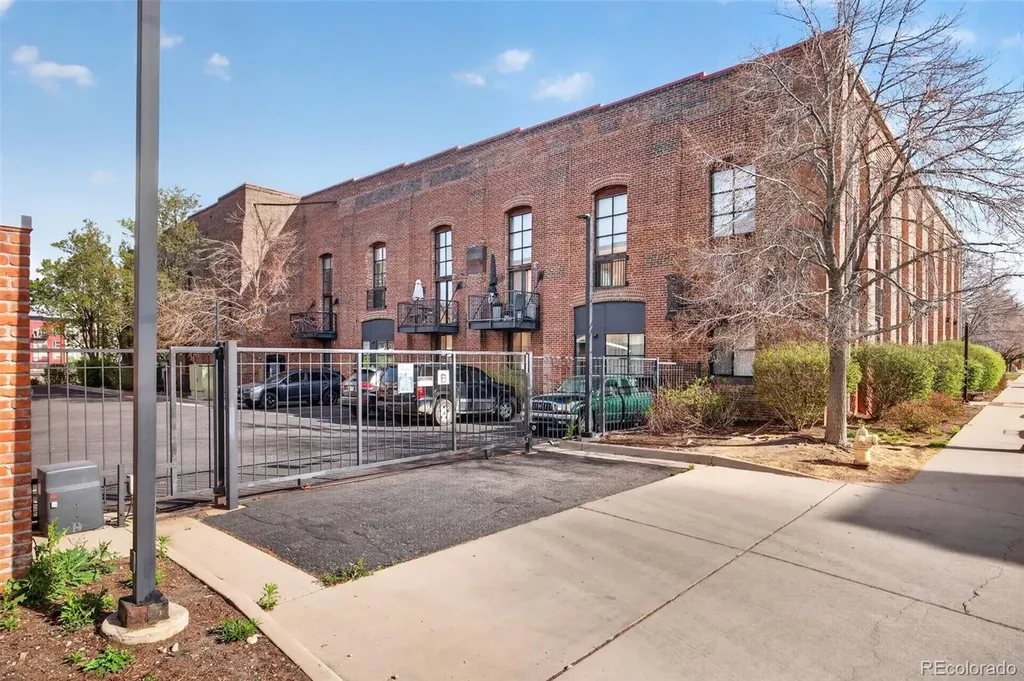 3225 Blake Street Denver CO 80205