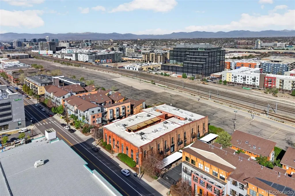 3225 Blake Street Denver CO 80205