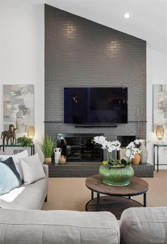 16 Beacon Hill Lane Greenwood Village CO 80111