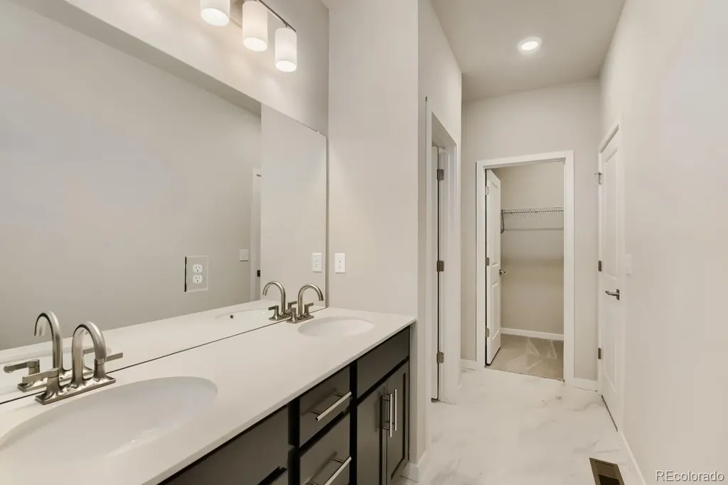 46435 Heritage Avenue Bennett CO 80102