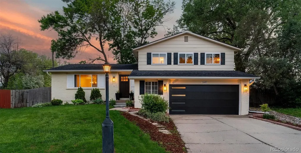 1649 Gillette Court Longmont CO 80501