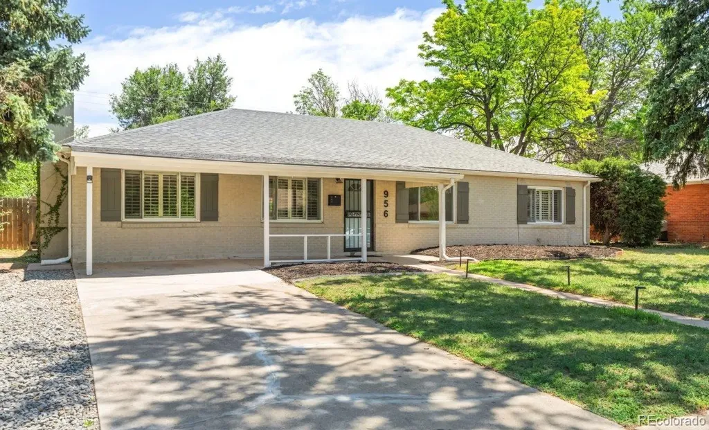 956 Racine Street Aurora CO 80011