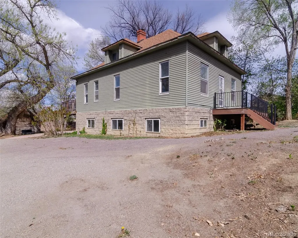 445 Hover Street Longmont CO 80501