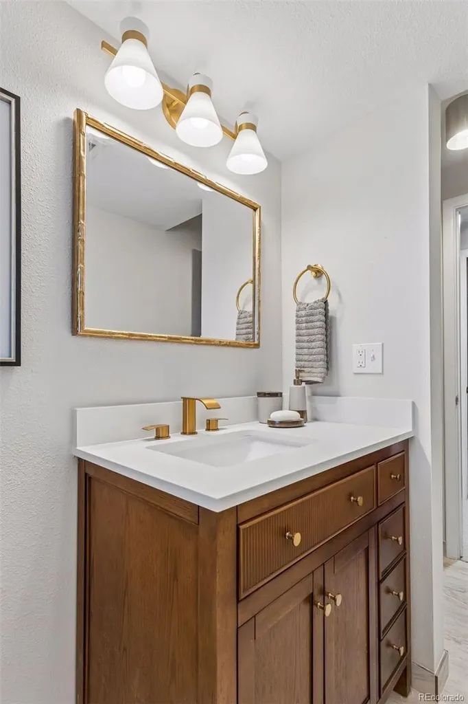 1995 S Poplar Street Denver CO 80224