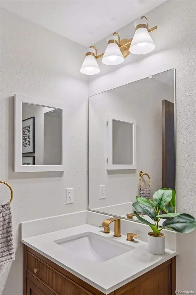 1995 S Poplar Street Denver CO 80224