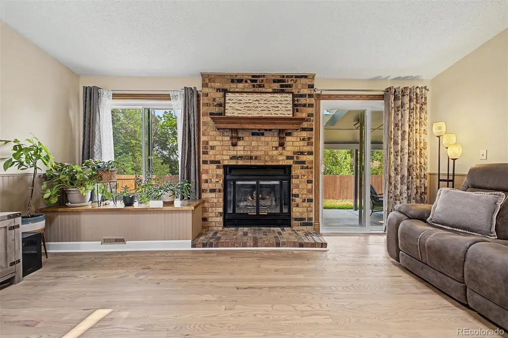 4002 S Argonne Way Aurora CO 80013
