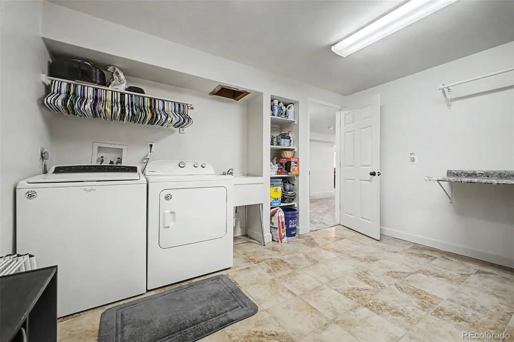4002 S Argonne Way Aurora CO 80013