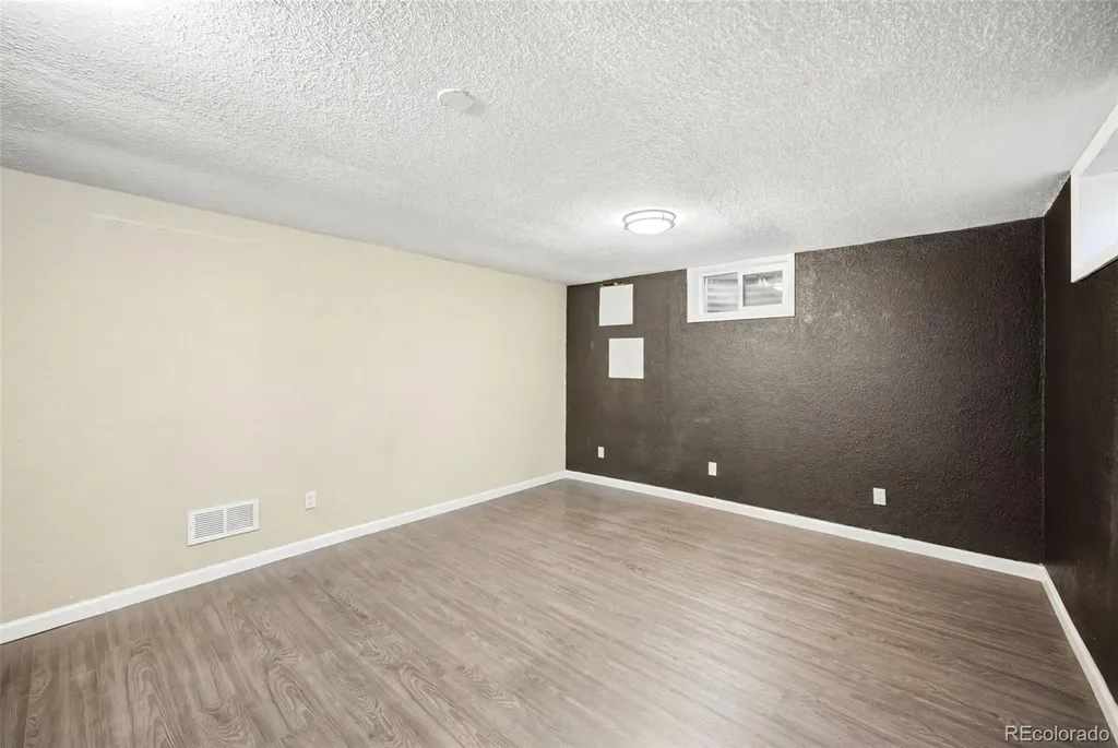 1490 S Zephyr Street Lakewood CO 80232