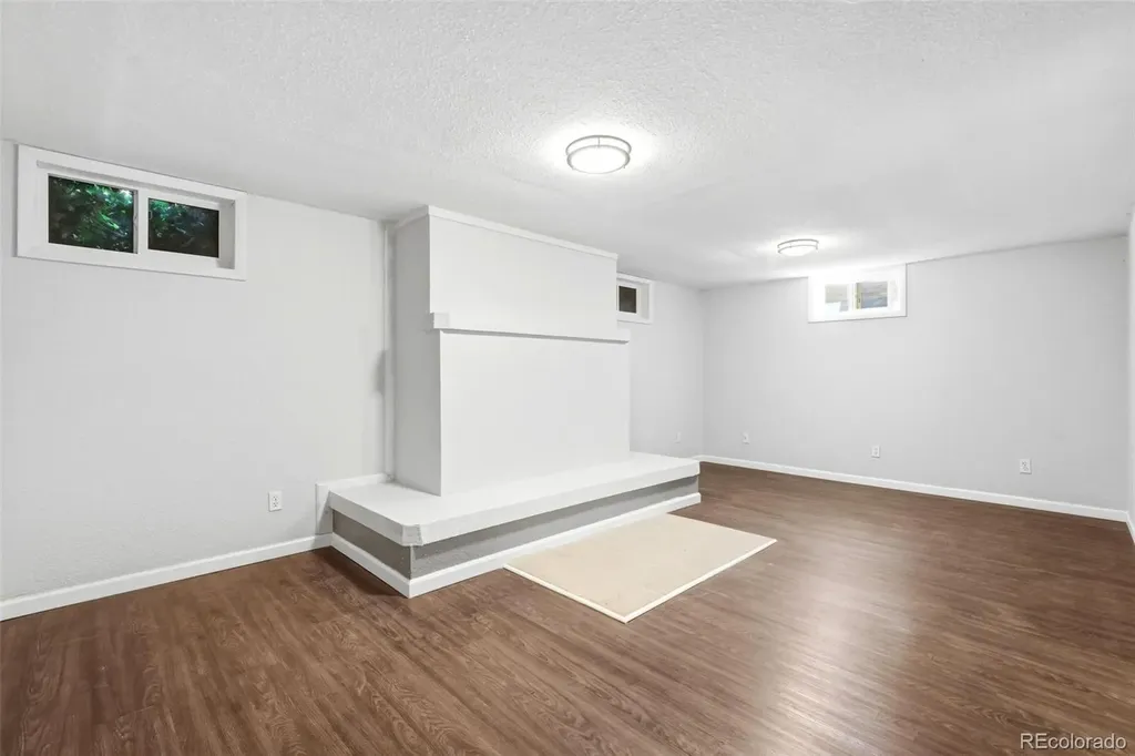 1490 S Zephyr Street Lakewood CO 80232
