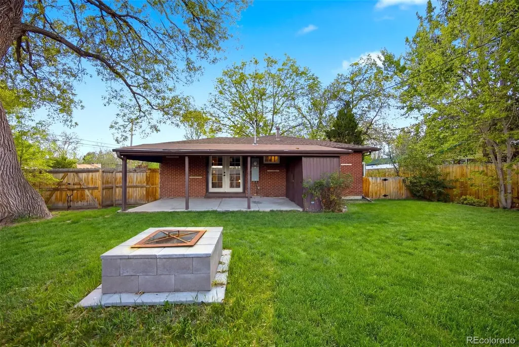 1490 S Zephyr Street Lakewood CO 80232