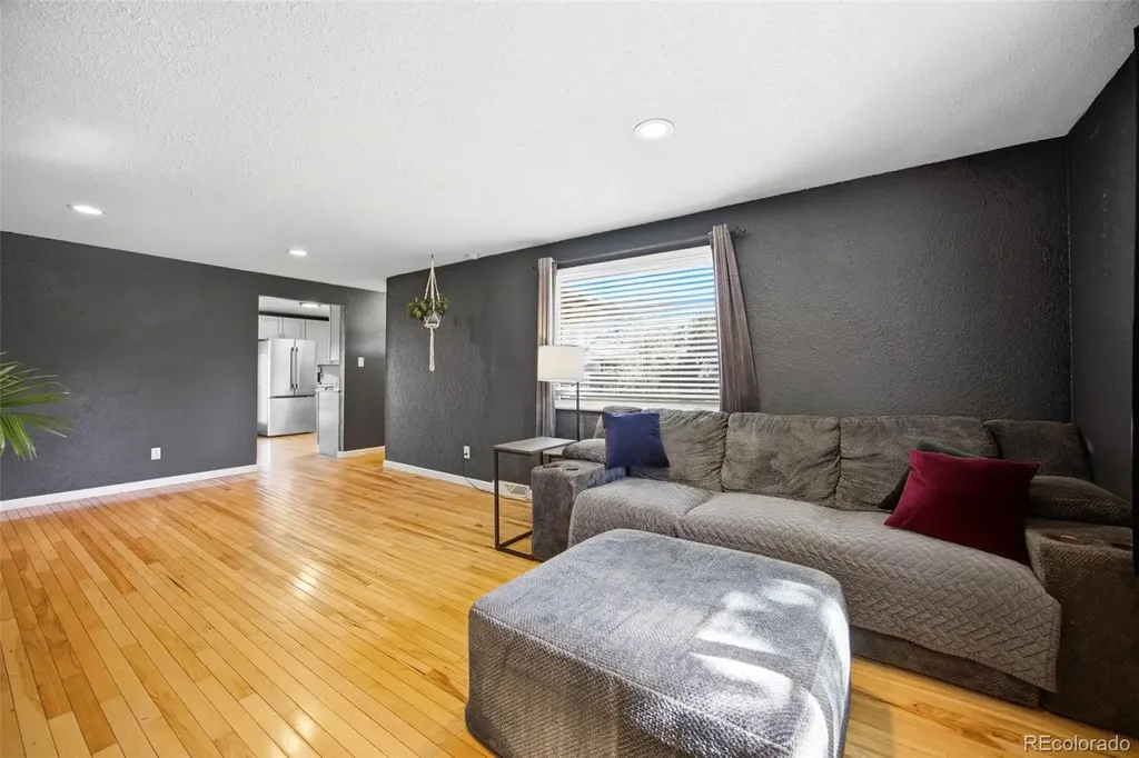 1490 S Zephyr Street Lakewood CO 80232