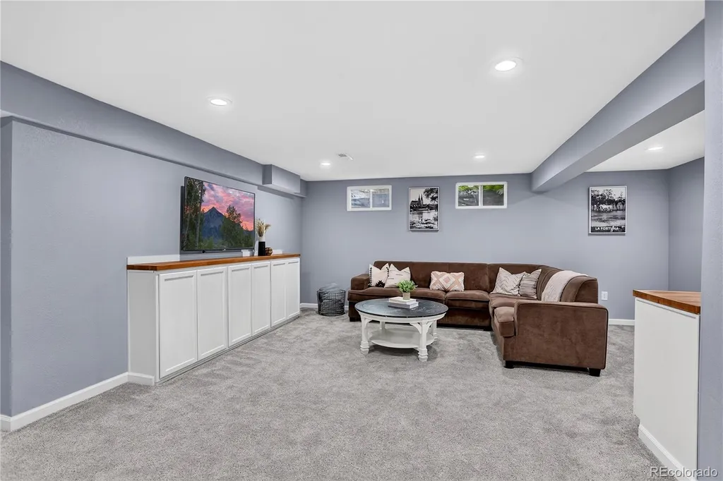 8897 W Woodard Drive Lakewood CO 80227