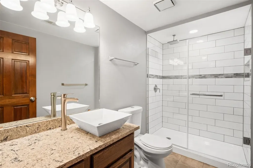 4641 S Perry Way Denver CO 80236