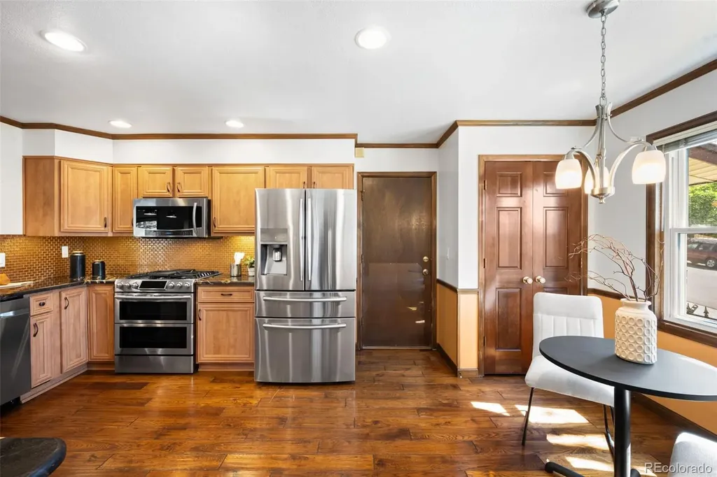 4641 S Perry Way Denver CO 80236