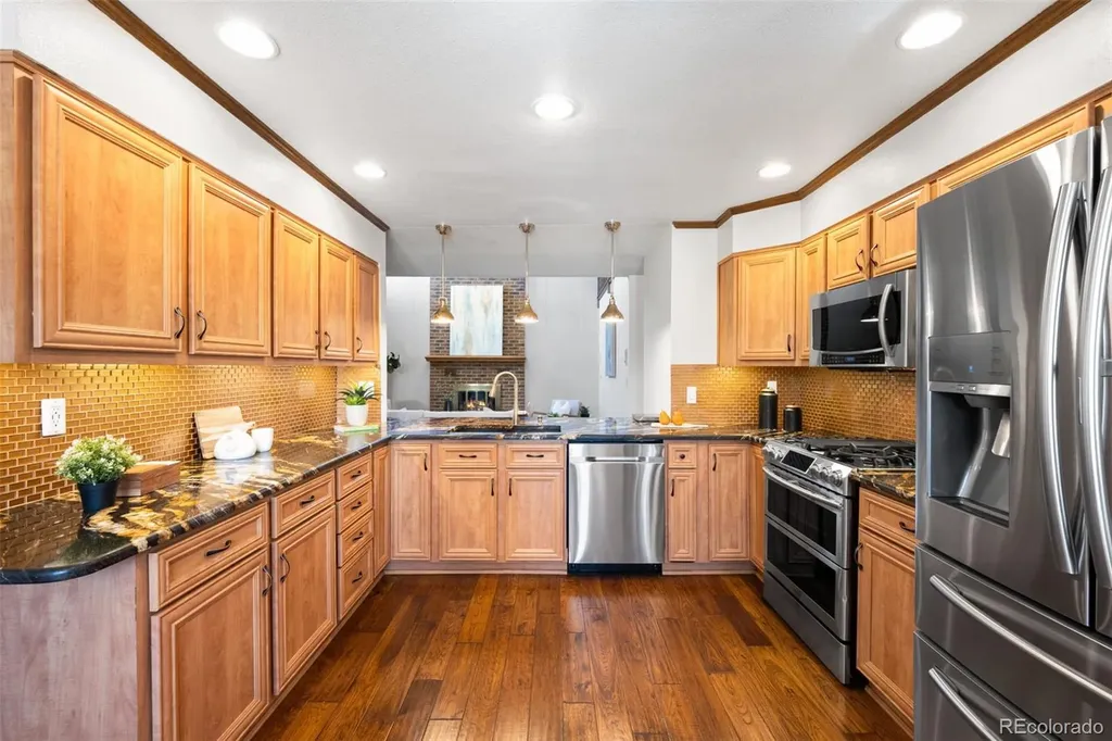 4641 S Perry Way Denver CO 80236