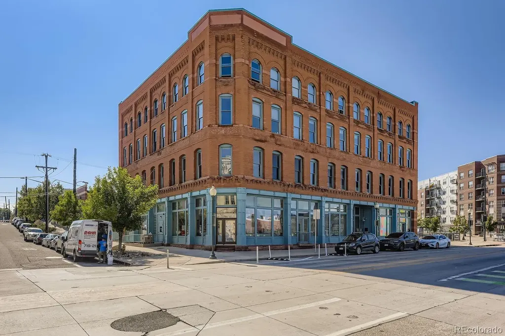 2560 Blake Street Denver CO 80205