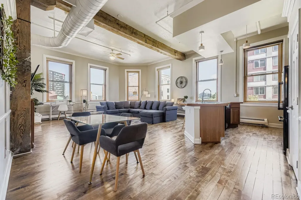 2560 Blake Street Denver CO 80205