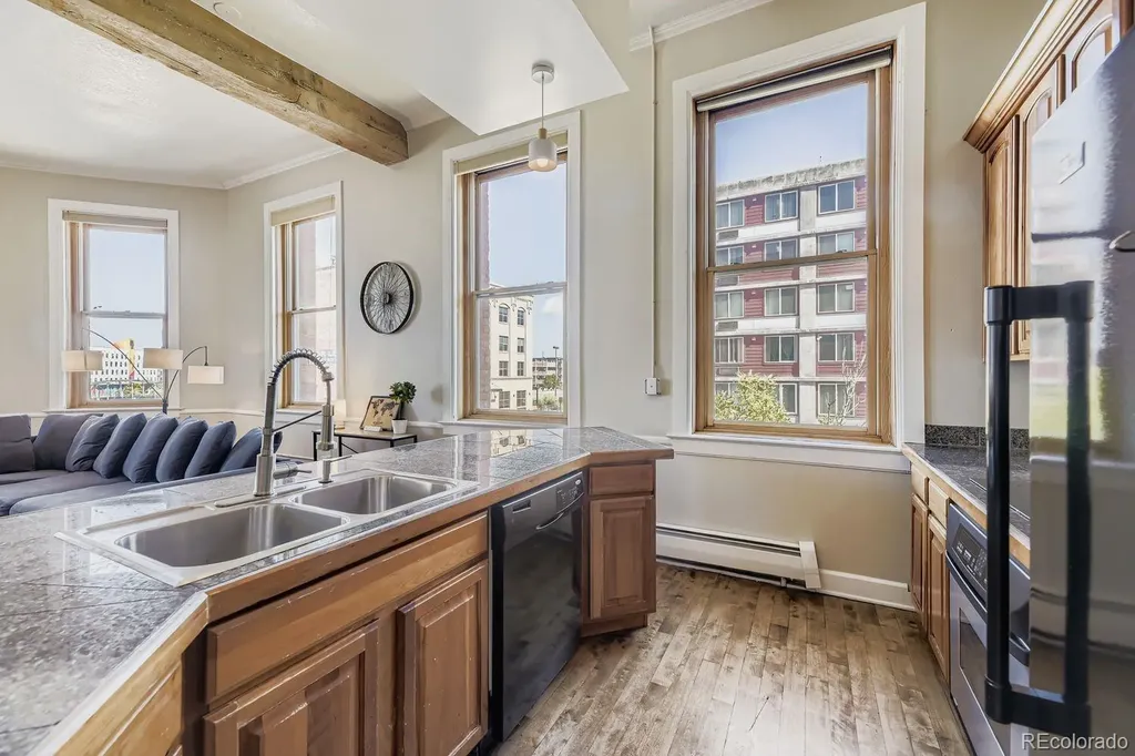 2560 Blake Street Denver CO 80205