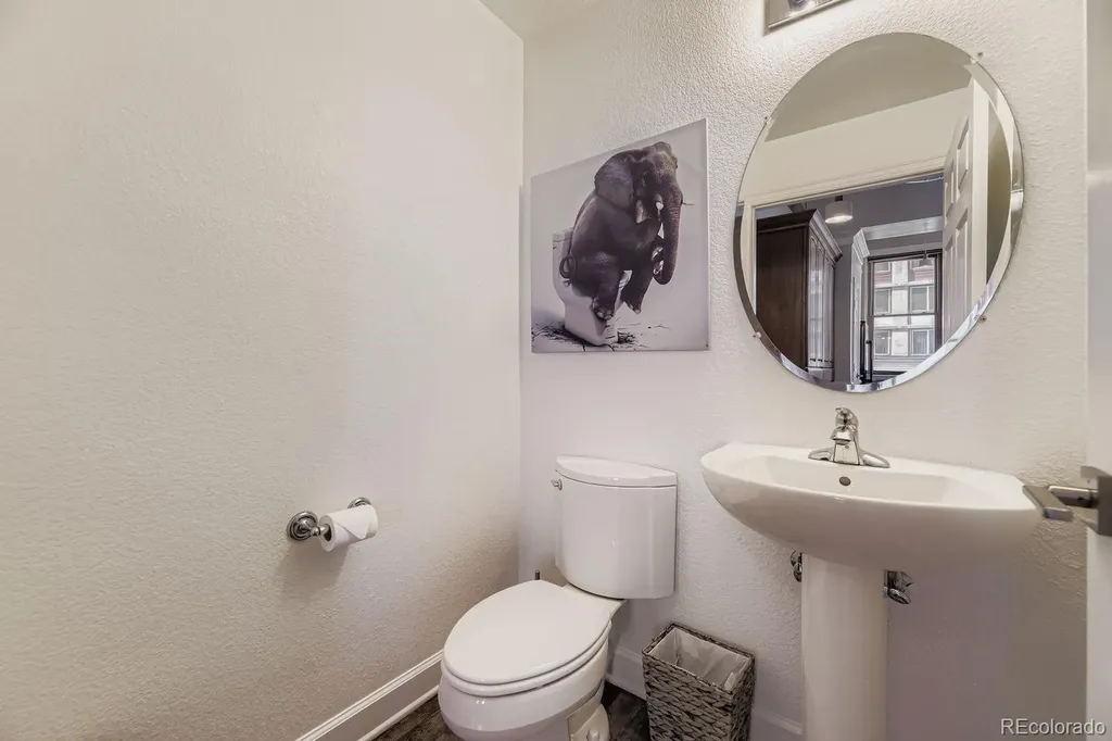 2560 Blake Street Denver CO 80205
