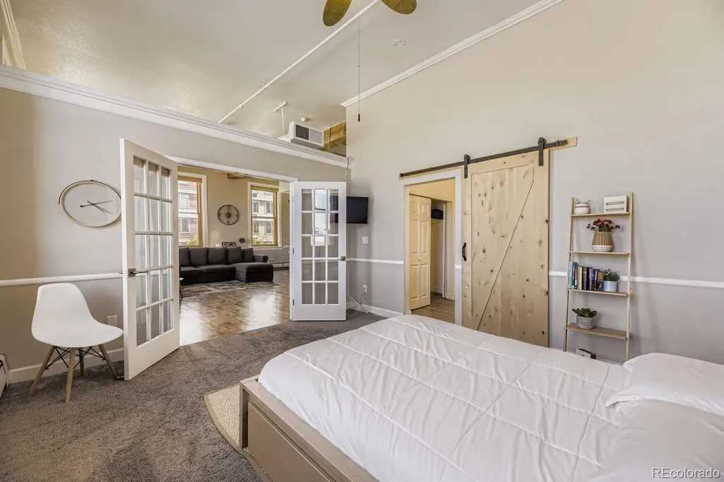 2560 Blake Street Denver CO 80205
