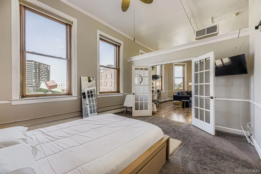 2560 Blake Street Denver CO 80205
