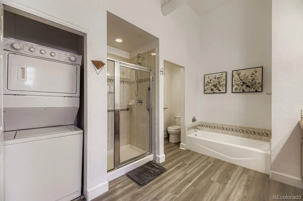 2560 Blake Street Denver CO 80205