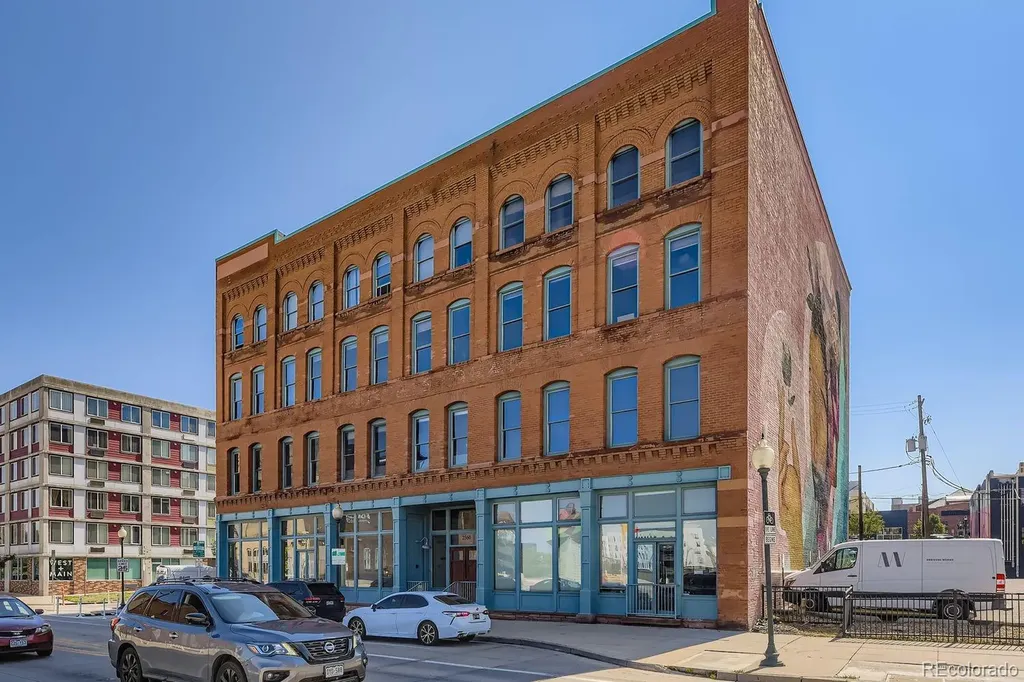 2560 Blake Street Denver CO 80205