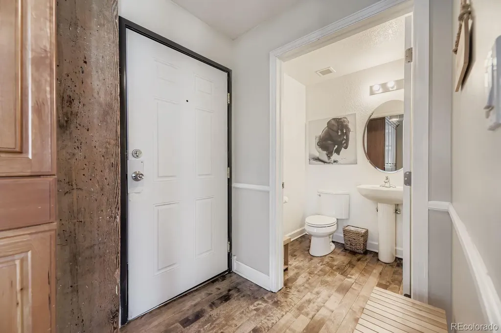 2560 Blake Street Denver CO 80205