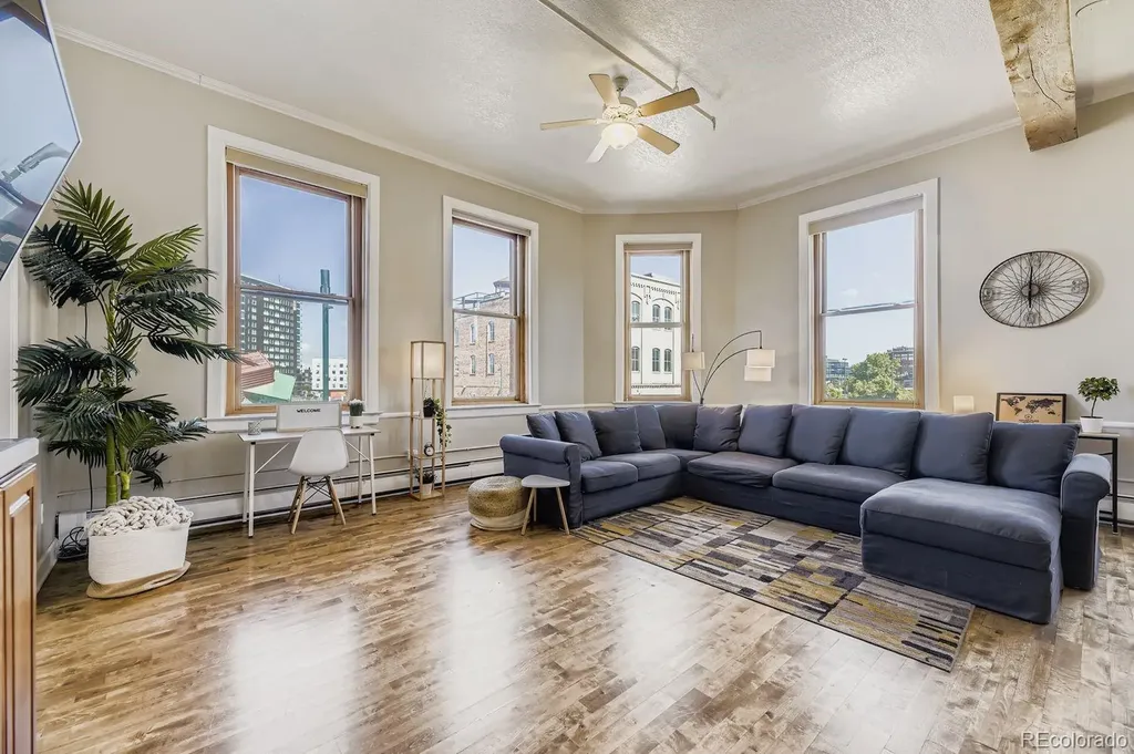 2560 Blake Street Denver CO 80205