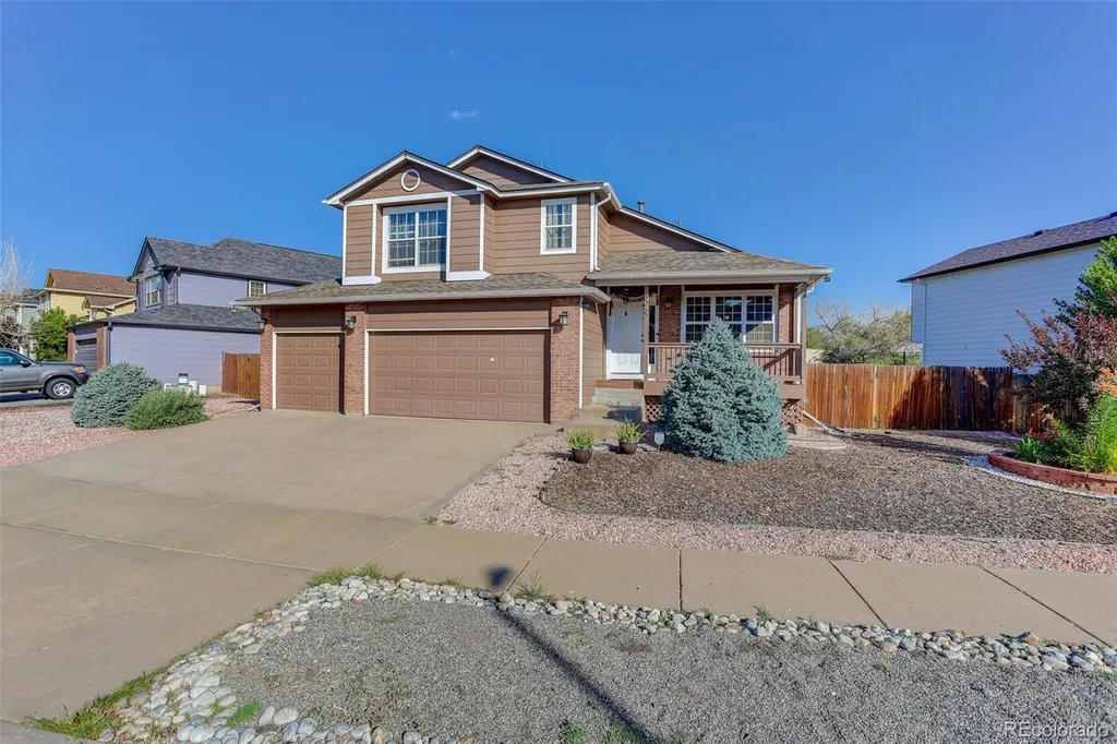 5067 Crystal Way Denver CO 80239