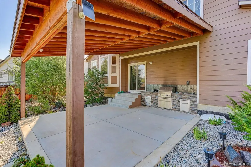 5067 Crystal Way Denver CO 80239