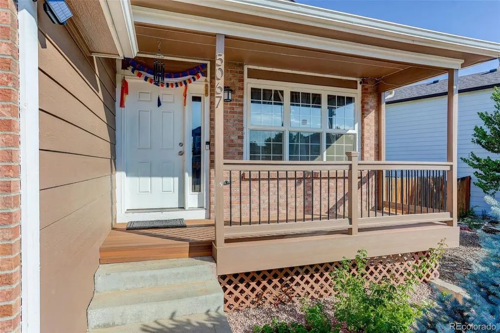 5067 Crystal Way Denver CO 80239