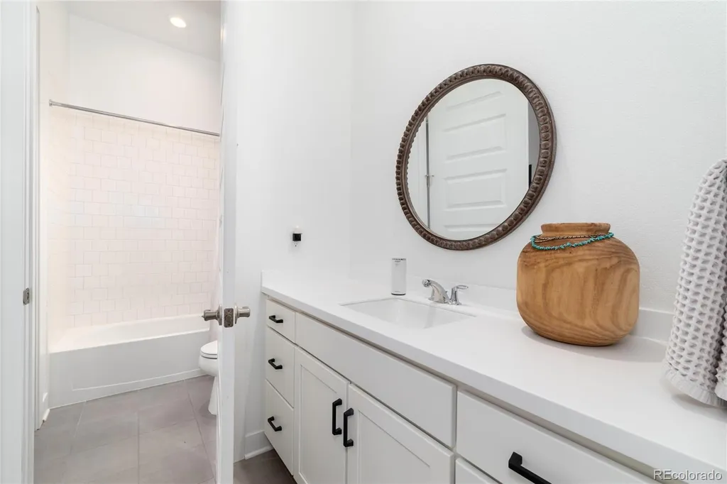 27810 E Lakeview Drive Aurora CO 80016