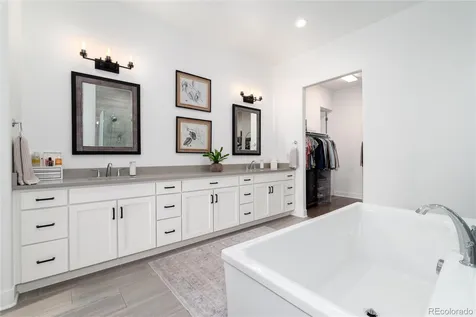 27810 E Lakeview Drive Aurora CO 80016