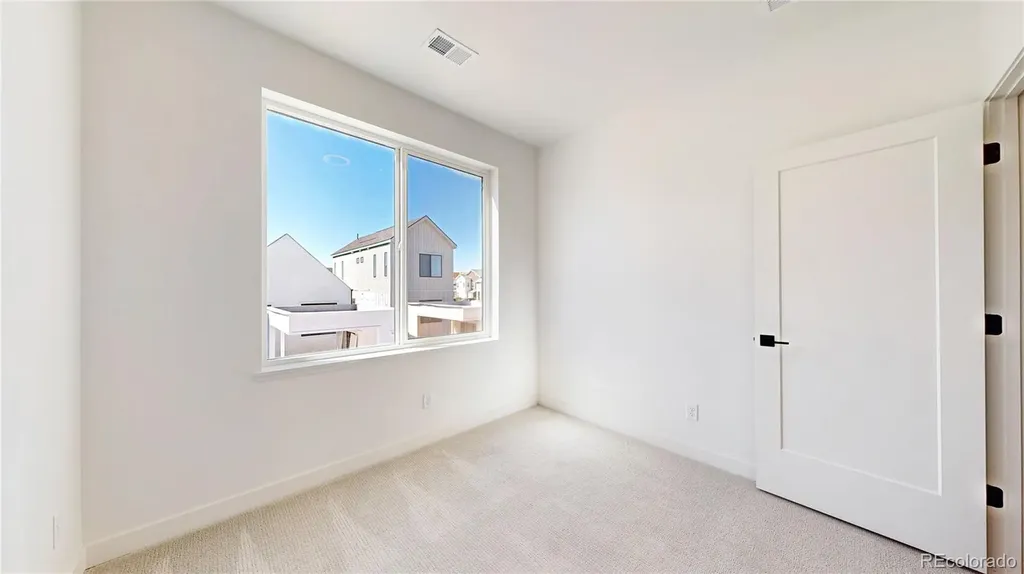 933 Edge Circle Longmont CO 80501