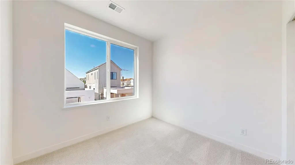 933 Edge Circle Longmont CO 80501
