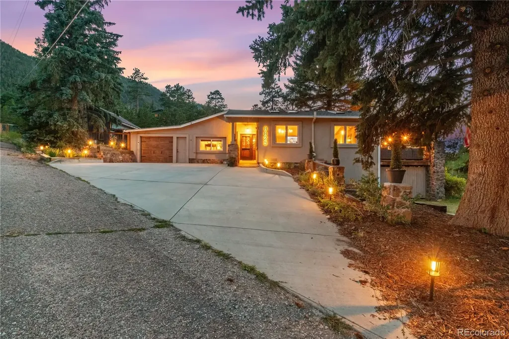 8825 Chipita Park Road Cascade CO 80809
