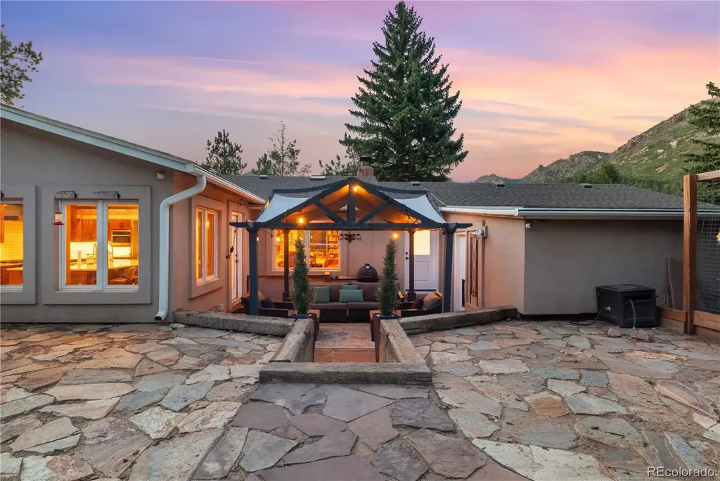 8825 Chipita Park Road Cascade CO 80809