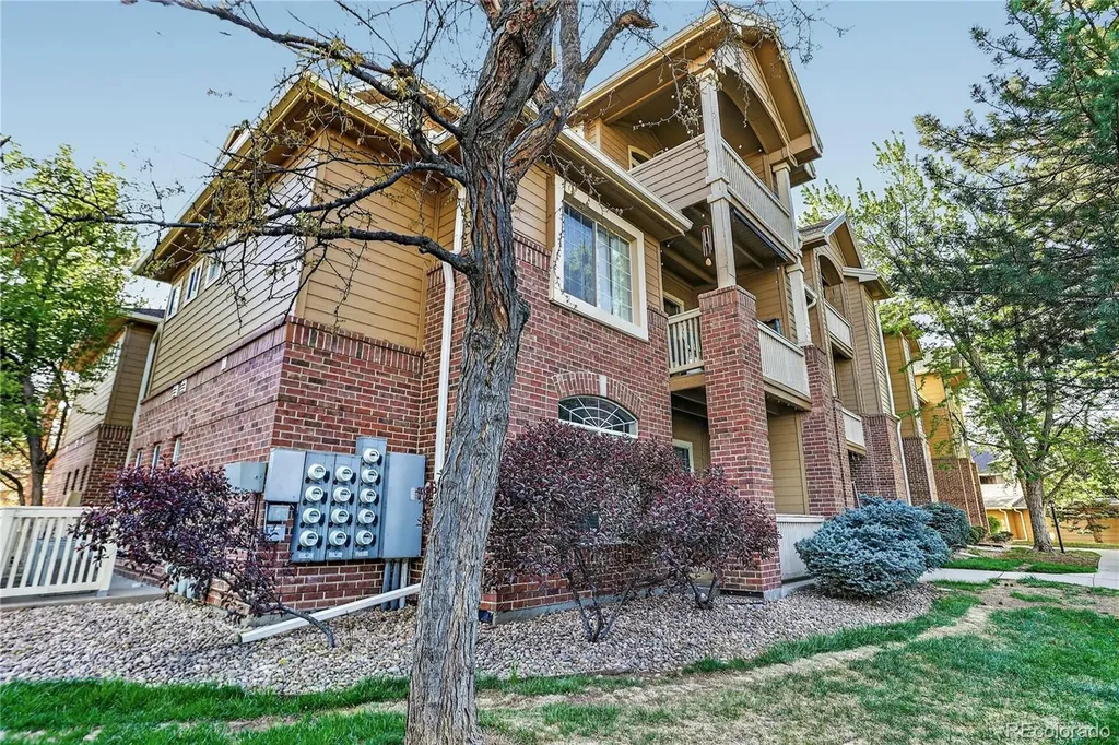 1631 W Canal Circle Littleton CO 80120