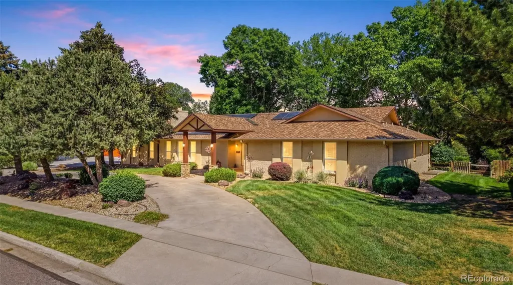 2429 S Chase Lane Lakewood CO 80227
