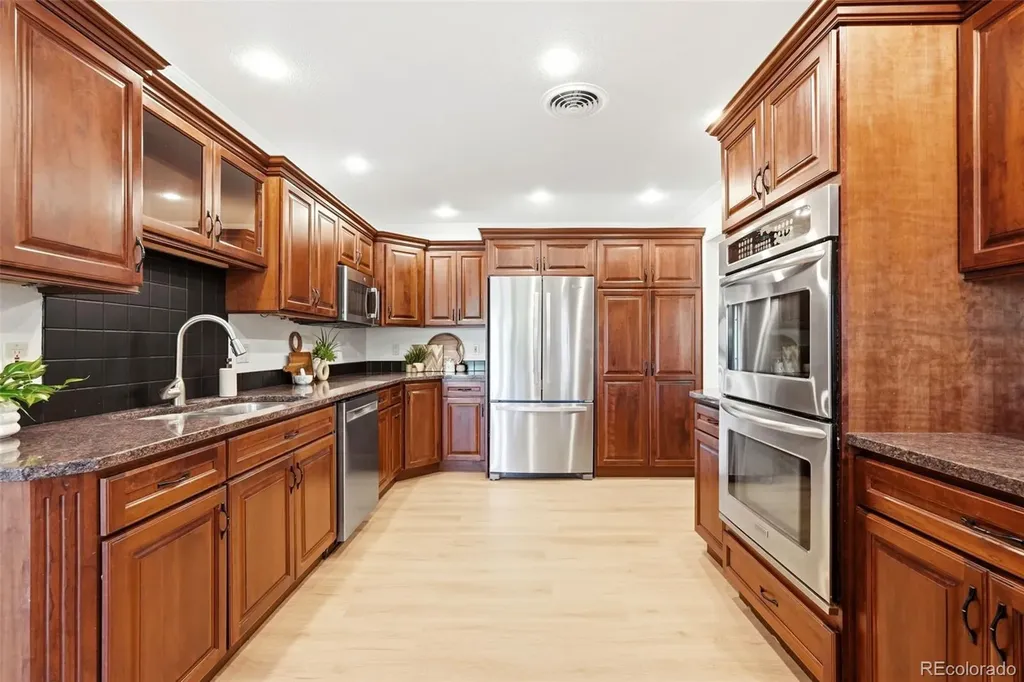 2429 S Chase Lane Lakewood CO 80227