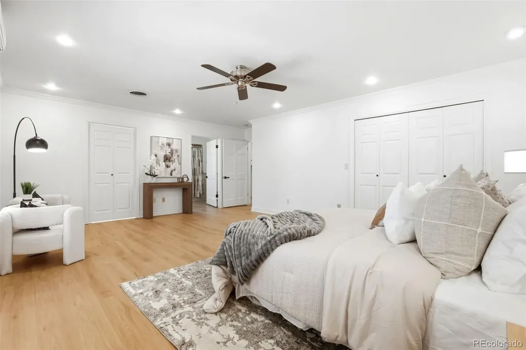 2429 S Chase Lane Lakewood CO 80227