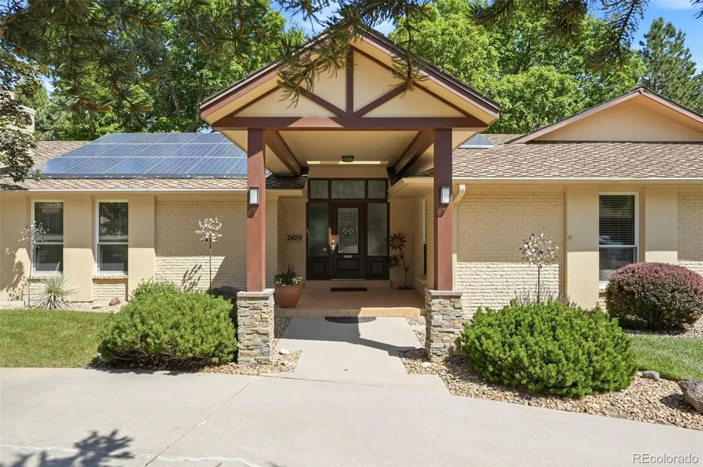 2429 S Chase Lane Lakewood CO 80227