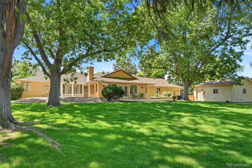 2429 S Chase Lane Lakewood CO 80227