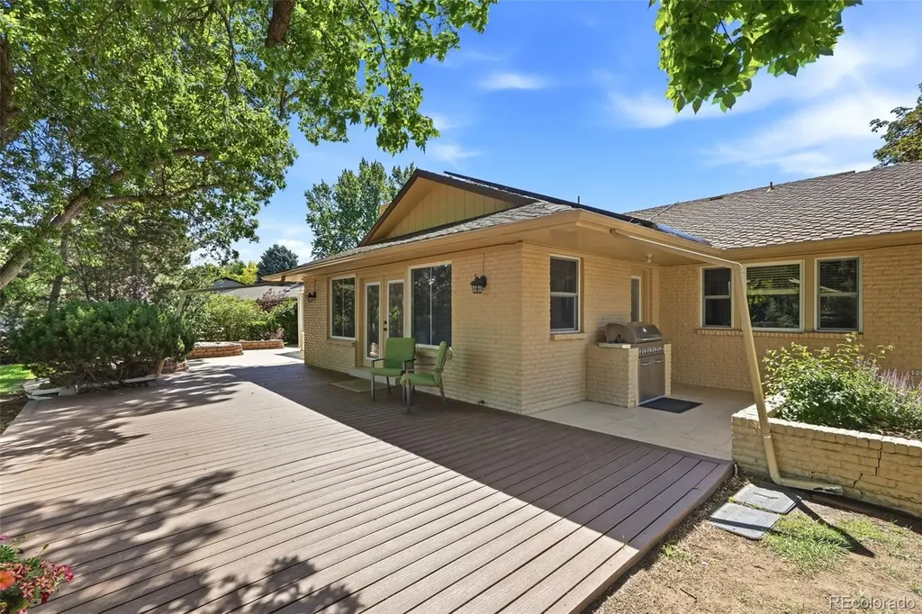 2429 S Chase Lane Lakewood CO 80227