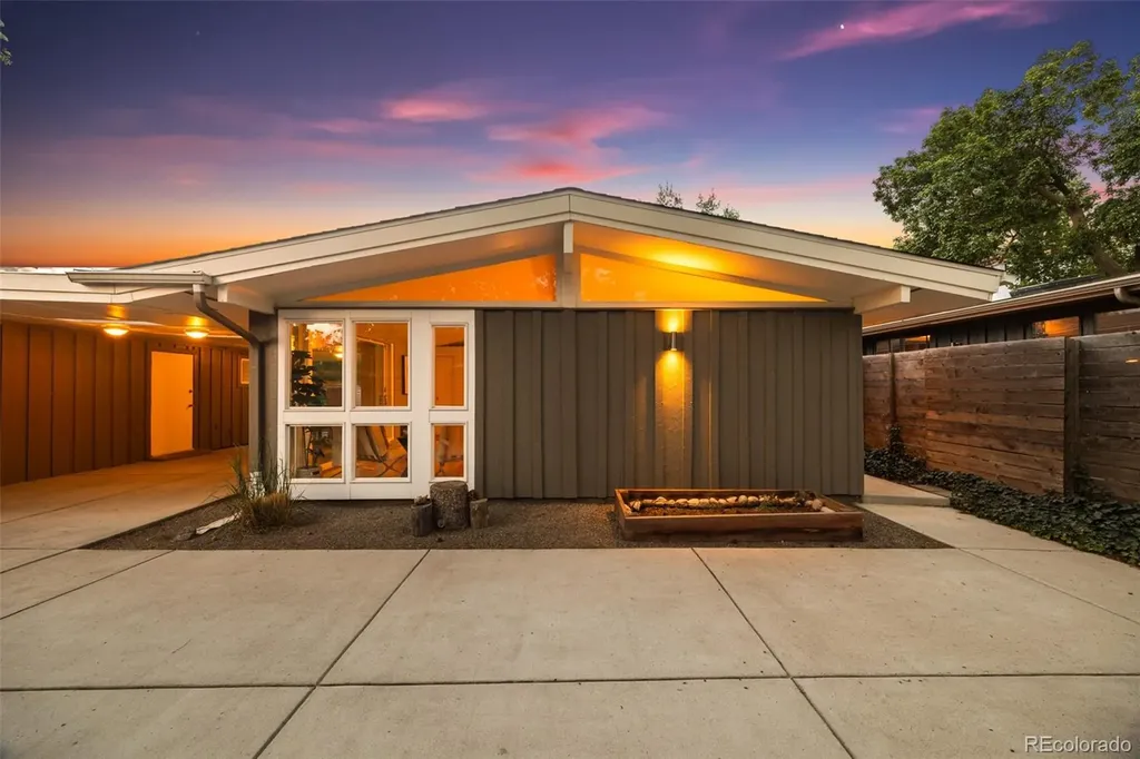 2550 S Newton Street Denver CO 80219