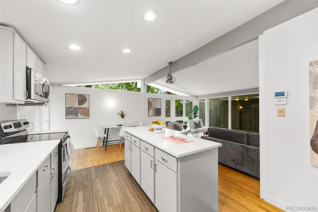 2550 S Newton Street Denver CO 80219
